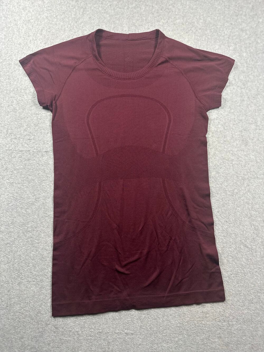Lululemon Athletica Swiftly Tech T-Shirts Women's Size 8 Burgundy Short-Sleeve
